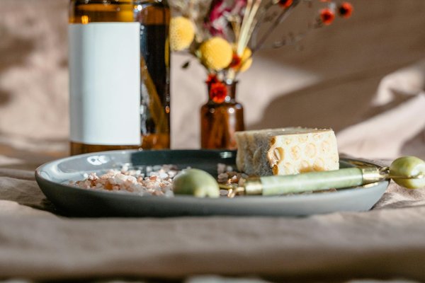 Unveiling ethically harvested gemstones for bespoke engagement rings in the uk